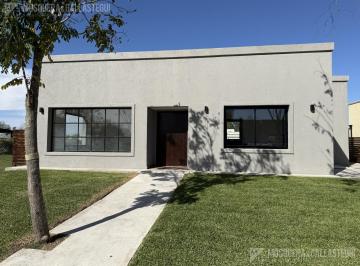 Casa · 150m² · 4 Ambientes · Casa en Venta en San Ramon