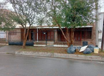 Casa · 250m² · 2 Cocheras · Casa en Venta de 3 Dorm Calle Viracocha a m Recta Martinolli