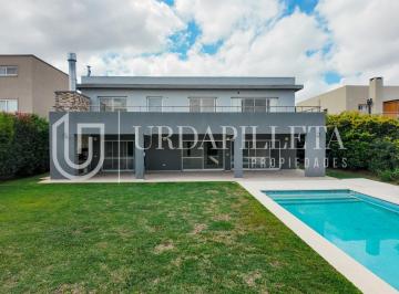Casa · 307m² · 6 Ambientes · 2 Cocheras · Casa en Venta en La Lomada