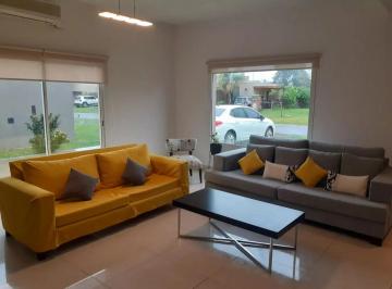 Casa · 176m² · 5 Ambientes · Casa en Venta - 3 Dorm. 3 Baños - 205 m² - Pilar del Este