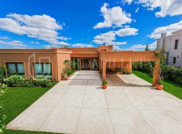 Casa · 200m² · 6 Ambientes · 4 Cocheras · Casa en Venta en Estancias del Pilar La Argentina