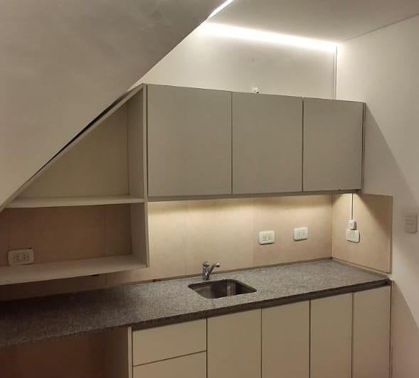 Monoambiente Amplio en Pb con Patio Propio – Parque Patricios