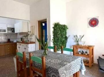 Casa · 132m² · 5 Ambientes · 1 Cochera · Oportunidad en Ubicación Estratégica - Venado Tuerto