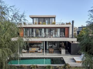 Casa · 529m² · 7 Ambientes · 2 Cocheras · Casa en Venta en El Yacht, Nordelta, Tigre