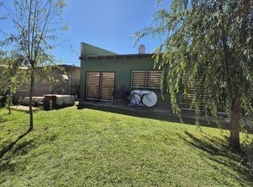 Casa · 98m² · 4 Ambientes · 1 Cochera · Casa con Jardín y Pileta en Lote Propio – Levene, Cañuelas