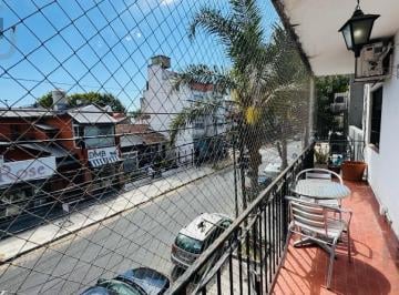 Balcón corrido · Venta Depto 3 Ambientes con Balcón Al Frente en Olivos