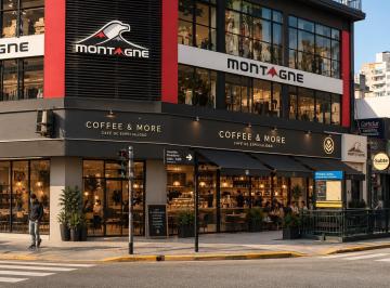 Local comercial · 150m² · Local en Alquiler en Av Rivadavia Esquina del Barco Centenera