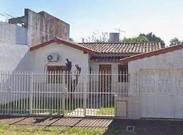 Casa de 3 ambientes, La Matanza · Venta Chalet 3 Ambientes con Cochera Villa Luzuriaga