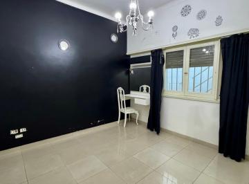 Casa Alquiler de 4 ambientes · Casa en Alquiler Sobre Arieta. Solo Uso Profesional – Excelente Ubicación
