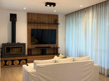 Casa · 814m² · 4 Dormitorios · 2 Cocheras · Valle del Golf - Casa de Categoria