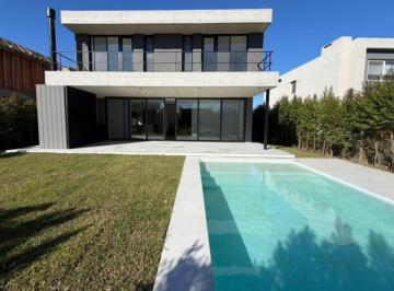 Casa · 270m² · 5 Ambientes · 3 Cocheras · Casa en Venta - Castaños, Nordelta