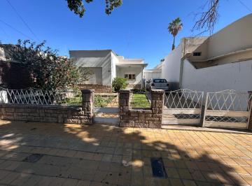 Casa · 130m² · 6 Ambientes · 3 Cocheras · Casa en Capital