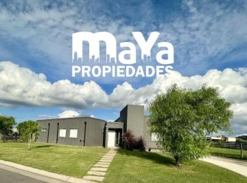 Casa · 140m² · 4 Ambientes · 2 Cocheras · Hermosa Casa en San Sebastian Area 11