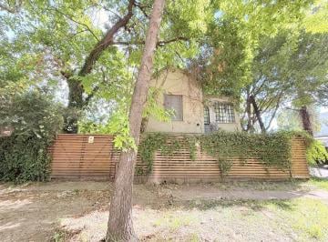 Casa · 140m² · 3 Ambientes · 1 Cochera · Casa en Venta con Renta en Tigre