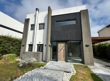 Casa de 5 ambientes, Berazategui · Casa en Venta - Altos de Hudson 2
