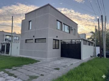 Casa · 100m² · 4 Ambientes · 2 Cocheras · Duplex Tipo Casa 10x20 3 Dormis Parque Parrilla Cochera