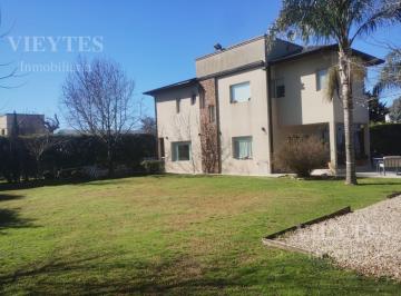 Casa · 285m² · 6 Ambientes · Casa en Venta en Los Ceibos B° La Florida Zárate