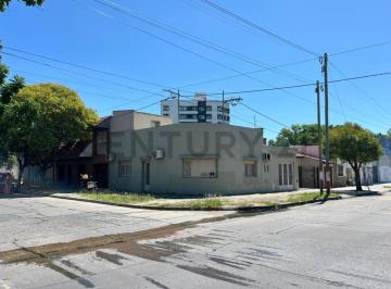 Casa · 97m² · 4 Ambientes · 1 Cochera · Casa a La Venta en 67 y 19. Apta Banco