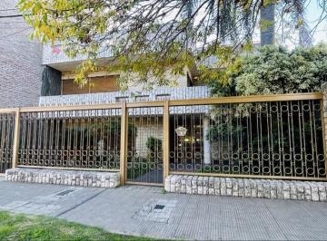Casa · 300m² · 6 Ambientes · 4 Cocheras · Venta - Casa 4 Dorm. - Cochera - Patio/pileta en B° Jorge Cuua