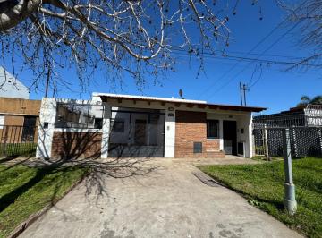 Casa · 144m² · 4 Ambientes · 1 Cochera · Casa en La Plata