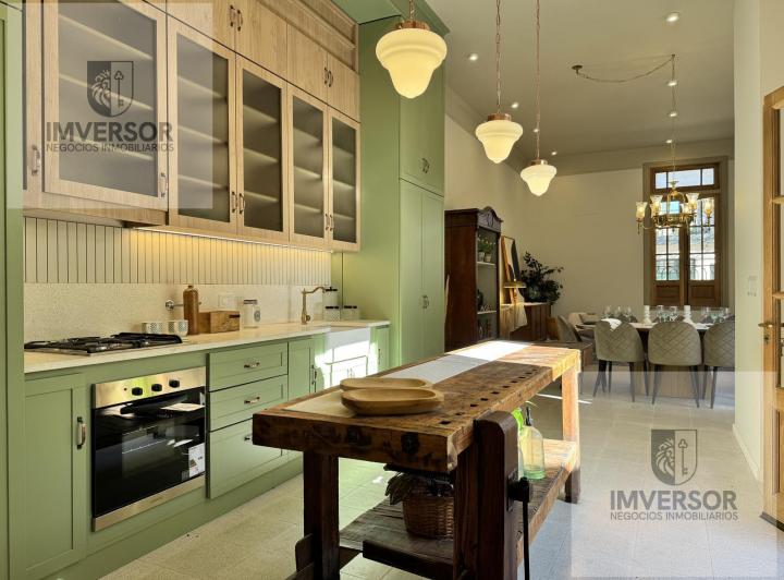 Casa · 146m² · 7 Ambientes · 1 Cochera