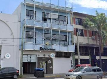 Local comercial · 400m² · Dos Salones de 200 m² Sobre Gral. Paz