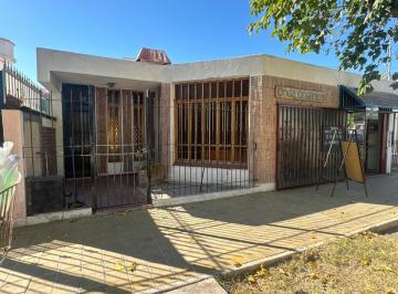 Casa · 120m² · 6 Ambientes · 1 Cochera · Casa en San Juan