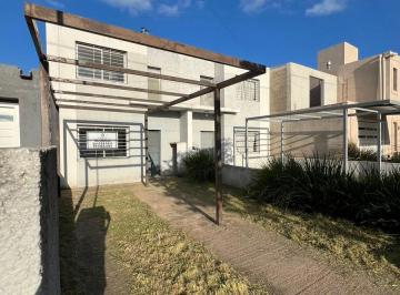 Casa · 110m² · 3 Ambientes · 1 Cochera · Casa en Valle Cercano