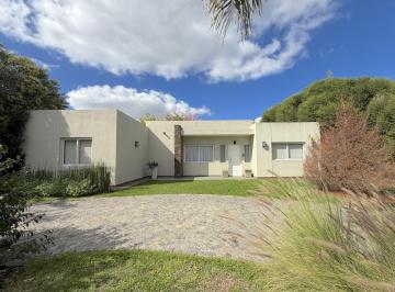 Casa · 137m² · 4 Ambientes · 1 Cochera · Casa en Venta Fincas de Iraola Dos!