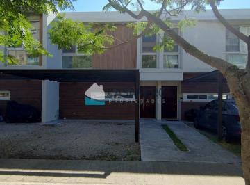 Casa · 104m² · 4 Ambientes · 2 Cocheras · Departamento Dúplex en Venta en Puerto Escondido, Nordelta, Tigre