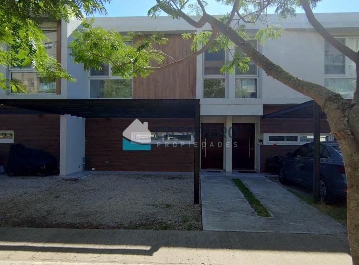 Casa · 104m² · 4 Ambientes · 2 Cocheras