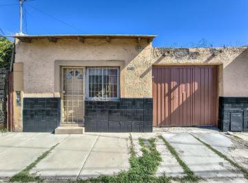 Casa · 166m² · 3 Ambientes · 1 Cochera · Casa en Venta 3 Dorm. con Depto. Independiente en Las Heras
