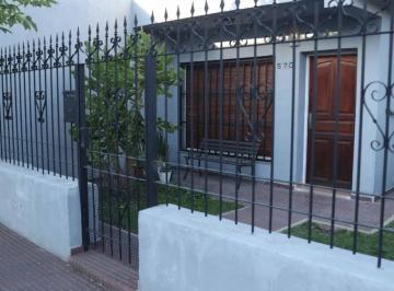 Casa · 200m² · 6 Ambientes · 1 Cochera · Casa 3 Dorm. - La Calera