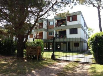 Departamento de 3 ambientes, Villa Gesell · Amplio Deparatemnto 3 Ambienets con Cochera Zona Norte