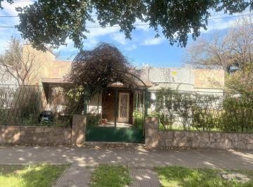 Casa · 168m² · 6 Ambientes · 2 Cocheras · Propiedad de 3 Dorm. en B° Saladillo.