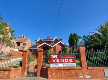 Casa · 183m² · 5 Ambientes · 2 Cocheras · Chalet, Barrio San Rafael con Amplio Parque y 4 Dorm.