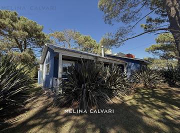 Casa · 64m² · 3 Ambientes · 2 Cocheras · Encantadora Casa en La Caleta