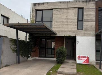 Casa · 155m² · 3 Ambientes · 1 Cochera · Casa en Claros del Bosque