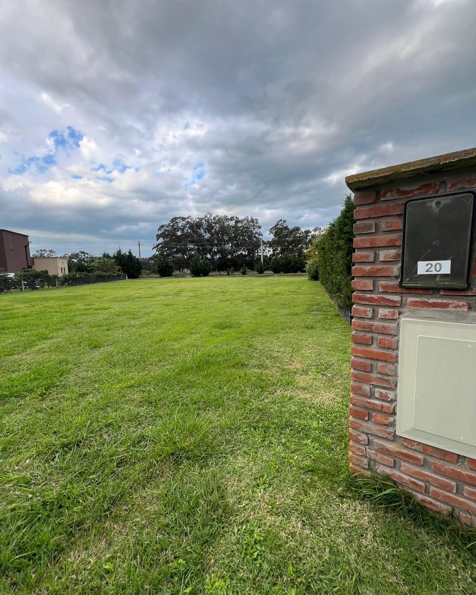 Lote 790m² en exclusivo Club de Campo Santa Clara del Mar con amenities