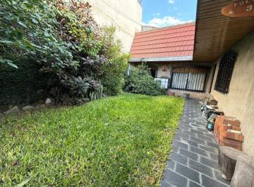 Casa · 115m² · 4 Ambientes · 2 Cocheras · Se Vende Casa Cuatro Ambientes, Cochera Doble (Lomas del Mirador)