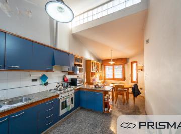 Casa · 226m² · 8 Ambientes · 2 Cocheras · Casa - 3 Dorm - Barrio Jardín - Apto Credito