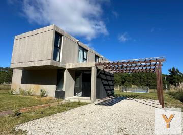 Casa · 170m² · 4 Ambientes · Casa en Venta - 3 Dorm. 3 Baños - Pinamar