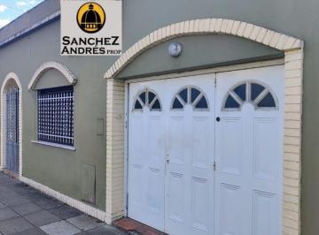 Casa de 3 ambientes, Morón · Casa en Lote Propio - Ideal Profesional / Comercial - Morón Centro