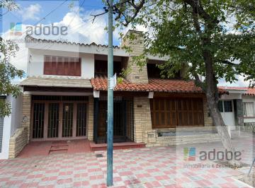 Casa · 254m² · 4 Dormitorios · 1 Cochera · Casa en Godoy Cruz