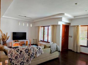 Casa · 240m² · 6 Ambientes · 2 Cocheras · Casa en Venta - 5 Dorm. 4 Baños - 450 m² - Mar del Plata