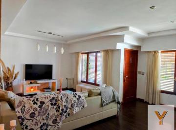 Casa · 240m² · 6 Ambientes · 2 Cocheras · Casa en Venta - 5 Dorm. 4 Baños - 450 m² - Mar del Plata