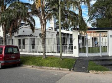 Casa · 200m² · 6 Ambientes · 2 Cocheras · Hermosa Casa Tradicional en Villa Belgrano 3 Dorm. Apto Profesional