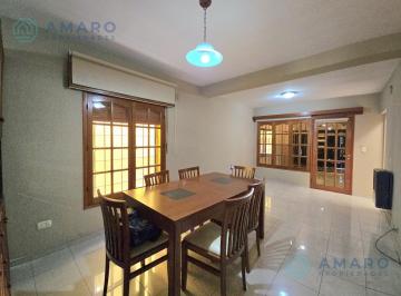 Casa · 134m² · 6 Ambientes · 2 Cocheras · Venta · Casa · 3 Dorm. · Quincho · 2 Cocheras · Azcuenaga