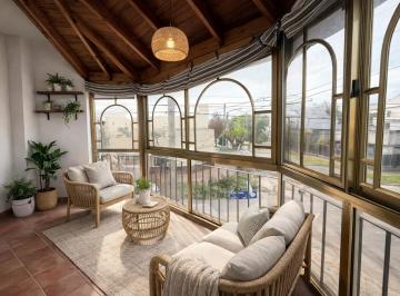 Casa · 120m² · 3 Ambientes · 2 Cocheras · Venta Casa 3 Amb Ramos Mejia, con 2 Baños Completos, Jardin de Invierno. Terraza y Cochera