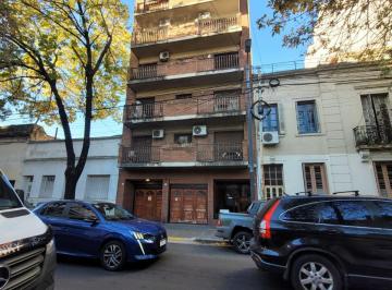 Departamento de 3 ambientes, Floresta · Semipiso 3 Ambientes, Muy Luminoso. Excelente Ubicación, a m de Av Rivadavia